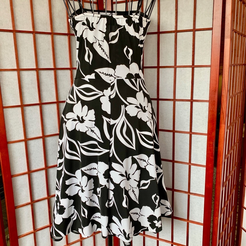 Hypnotik Hibiscus Motif Fit & Flare Midi Sundress - Picture 3 of 7